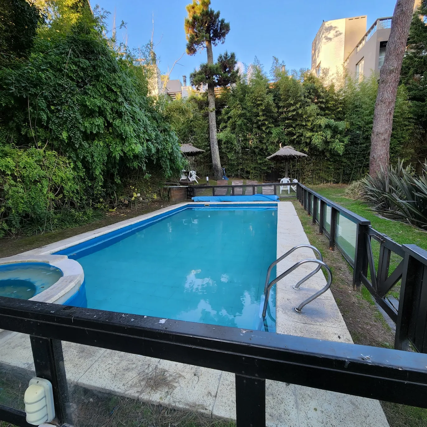 Cariló Cottage pileta